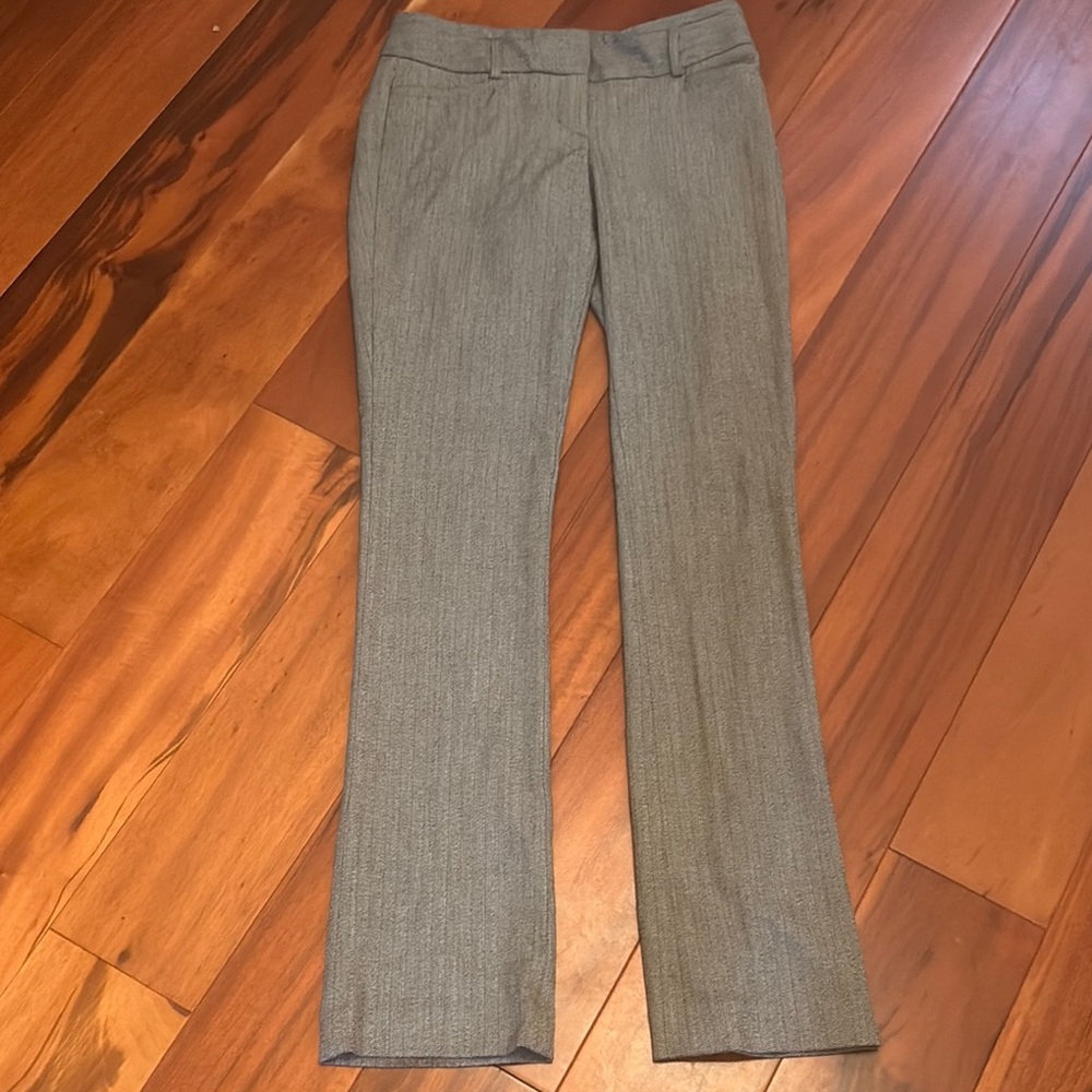 Express stretchy black and white patterned suit pants, in great shape size 00R